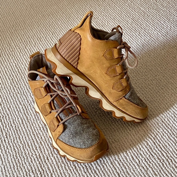 sorel kinetic caribou camel brown